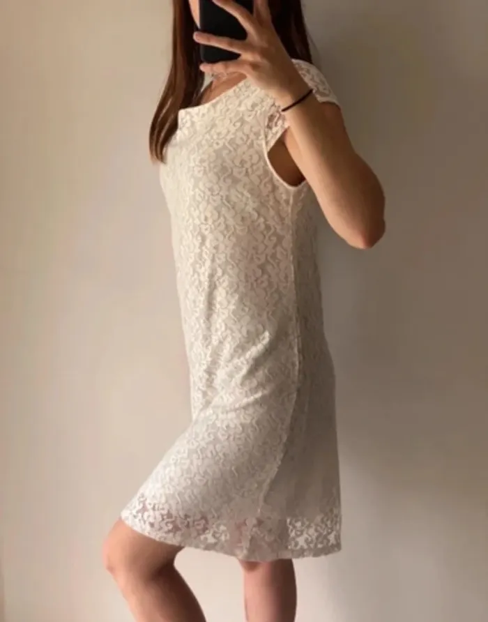 Robe blanche en dentelle - photo numéro 4