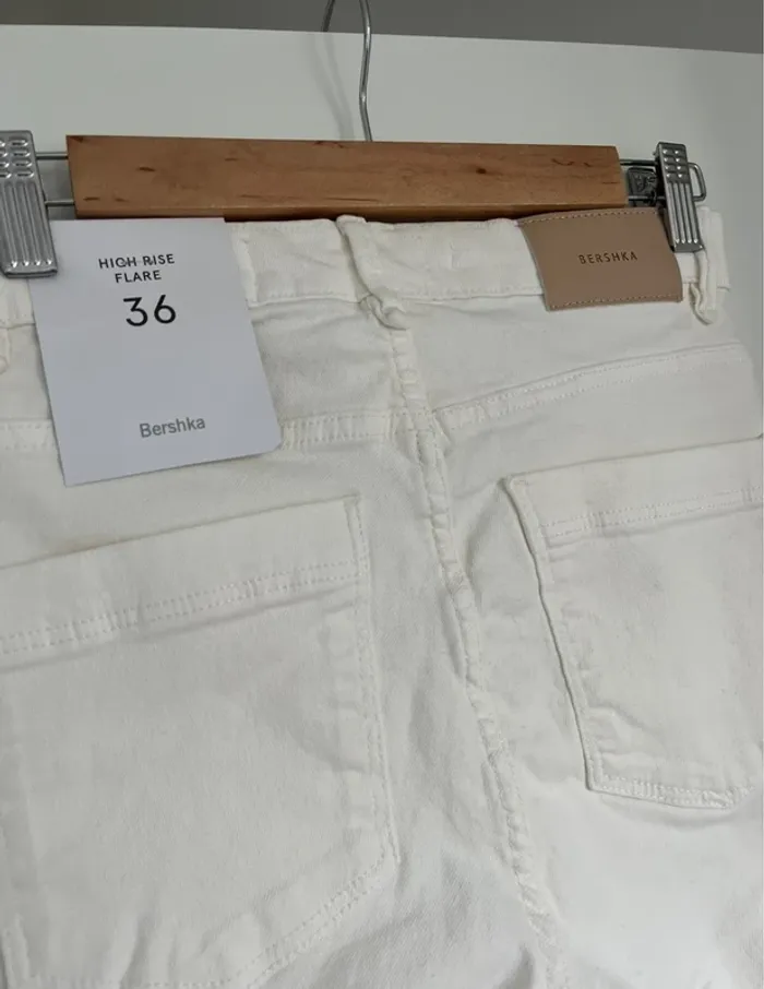 Jean flare Bershka neuf 36/S négociable - photo numéro 2