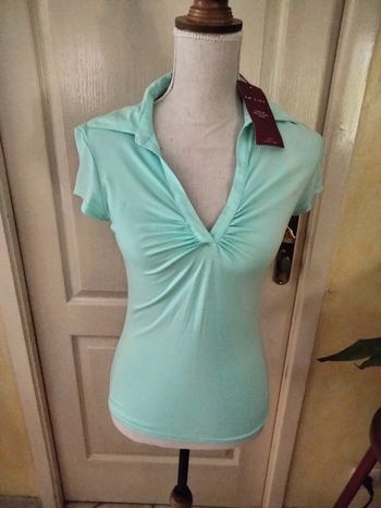 Haut neuf manches courtes uni bleu turquoise en taille 2 la city