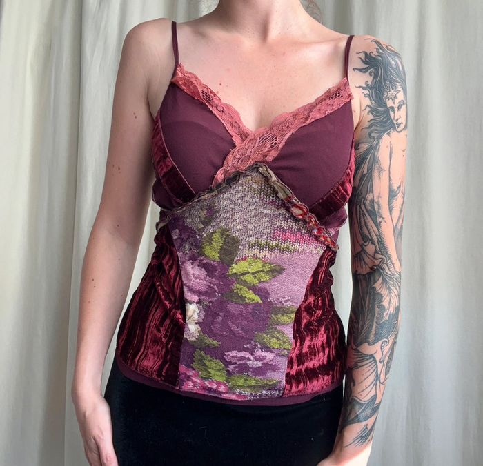 Débardeur bordeaux dentelle velours Whimsigoth vintage made in Italy 90s - Taille S - photo numéro 2