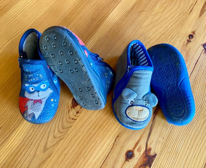Lot chaussons à zip 22 - photo numéro 2