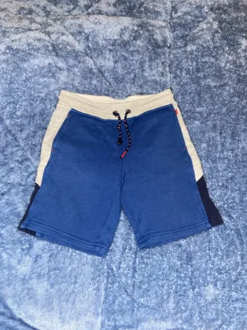 Short bleu