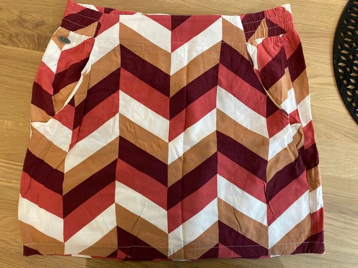 Lot 2 mini jupes Esprit T38 - photo numéro 2