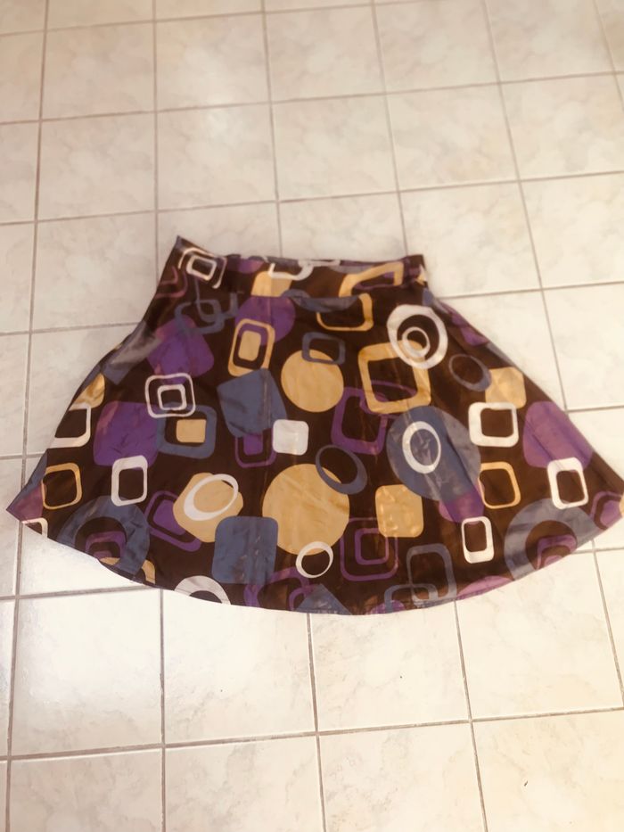 Jupe satin motif pop