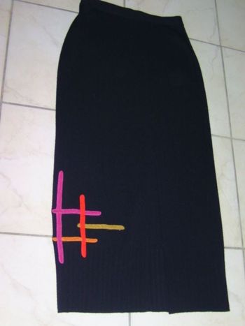 Jupe FUEGO longue noire et décos multicolores 50% laine taille S TBE