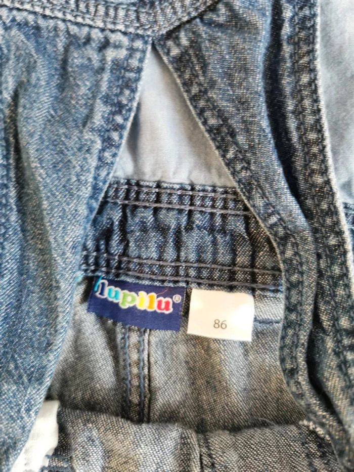 Salopette en jean short bébé garçon 18/24 mois comme NEUVE - photo numéro 2