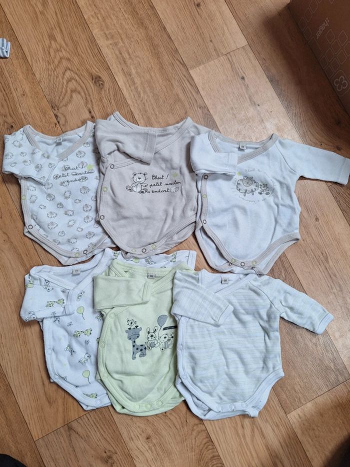 Lot de 6 bodies taille 0mois
