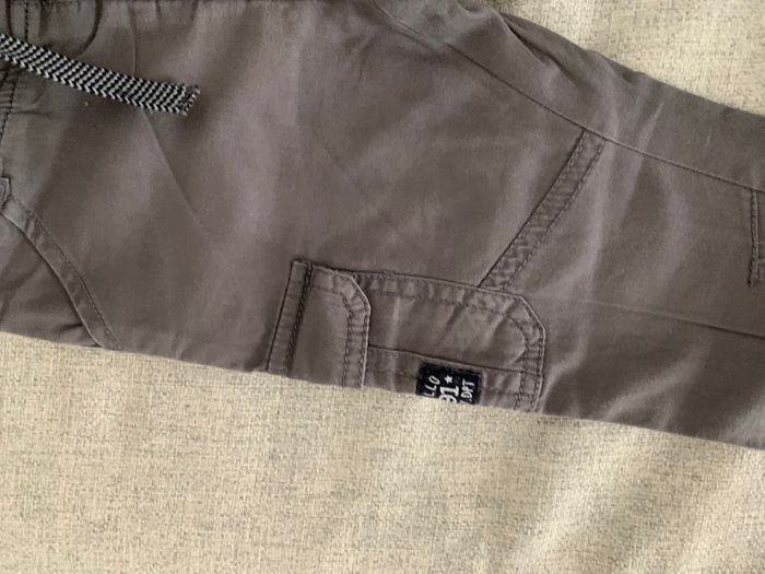 Très joli pantalon style cargo de marque Gémo taille 18 mois garçon - photo numéro 5