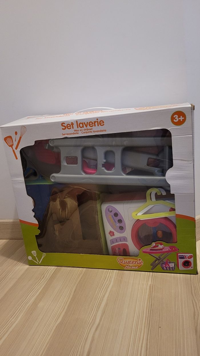 Set de laverie table à repasser et machine à laver - photo numéro 4