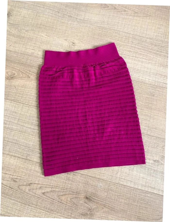 Jupe moulante élastique rose fuschia taille S/M jamais portée - photo numéro 12