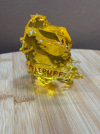 Figurine Poufsouffle – Facets Collection Harry Potter Enesco Officielle