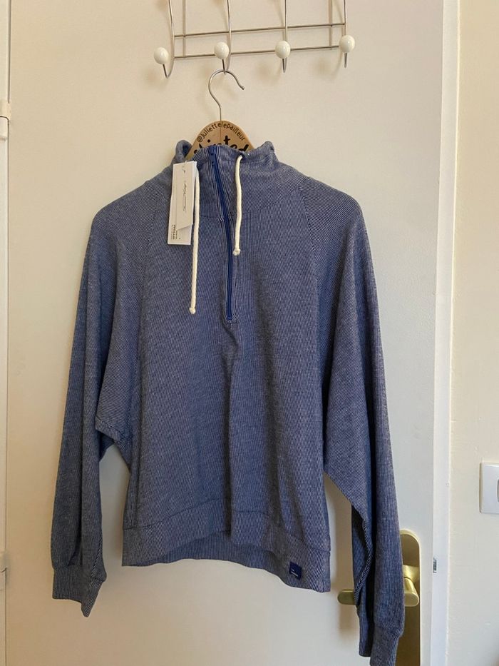 Pull Sweat vintage coton américain vintage modèle IBY, bleu à rayures blanches, neuf avec étiquette - photo numéro 3