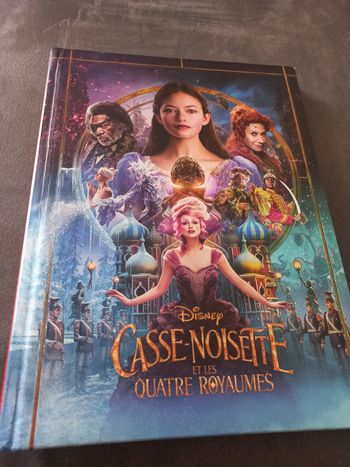 Livre disney casse noisette et les quatre royaumes