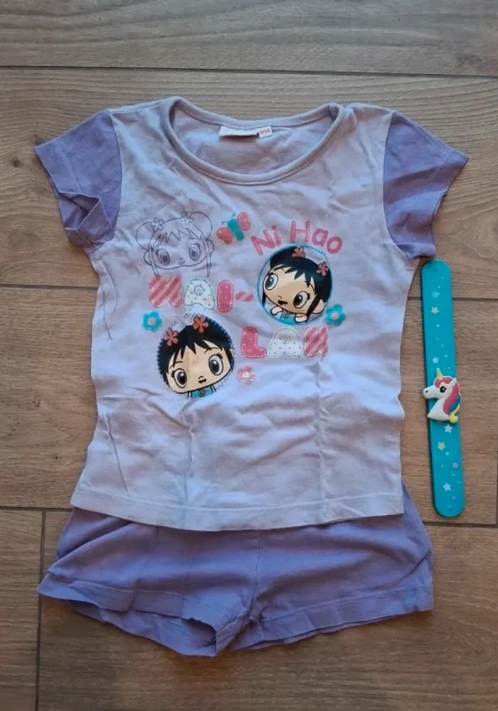 Ensemble short et t-shirt 5 ans Kai-lan très bon état