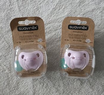 2 tétines suavinēx à utiliser entre 0 à 6 mois