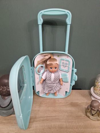 Poupée et valise aimantine