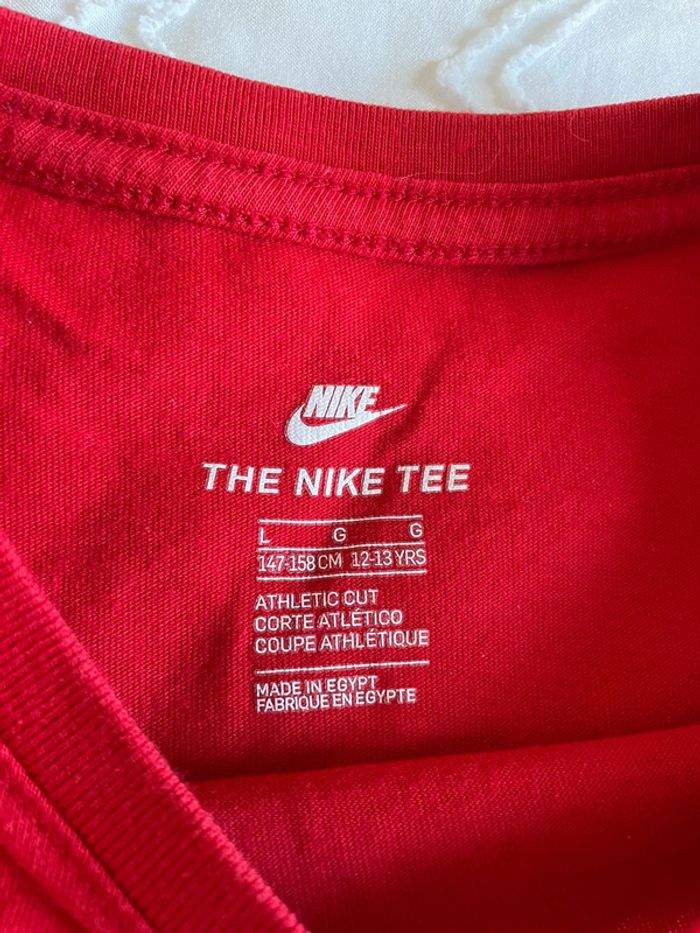 T-shirt Nike rouge logo blanc - photo numéro 2