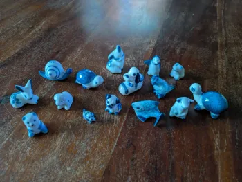 Magnifique lot de 15 animaux en porcelaine miniature blanc et bleu