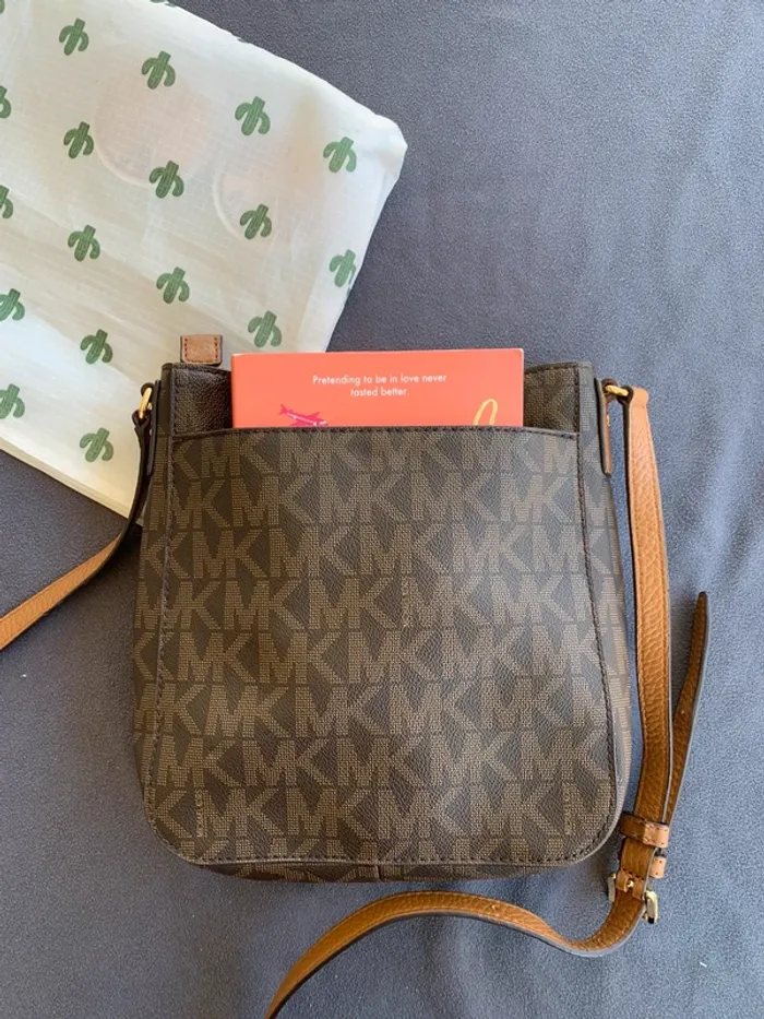 Sac Michael Kors Jet Set Travel logo - photo numéro 4