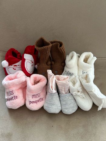 Lot de 6 petits chaussons bébé