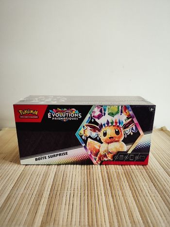 Boîte surprise évolution prismatique Pokémon scellée neuve