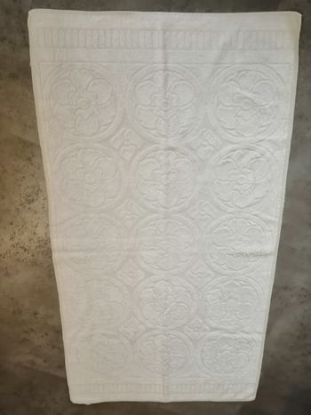 serviette blanche et creme à relief 60 x 110 Springmaid