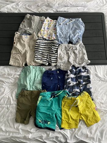12 shorts . 2 ans