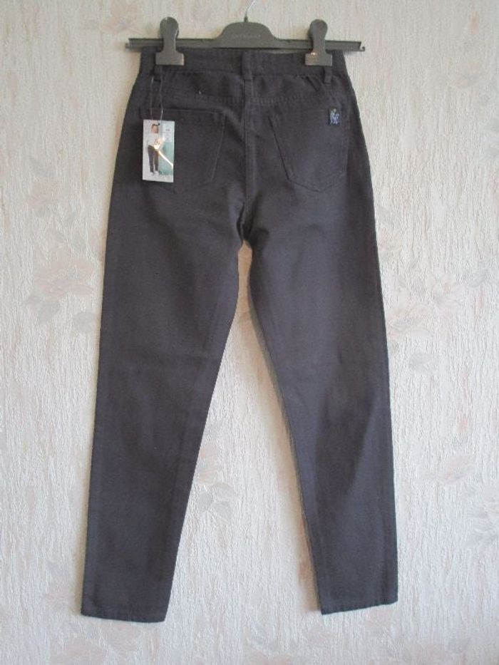Pantalon Jeans neuf Fille T11 ans (146cm)