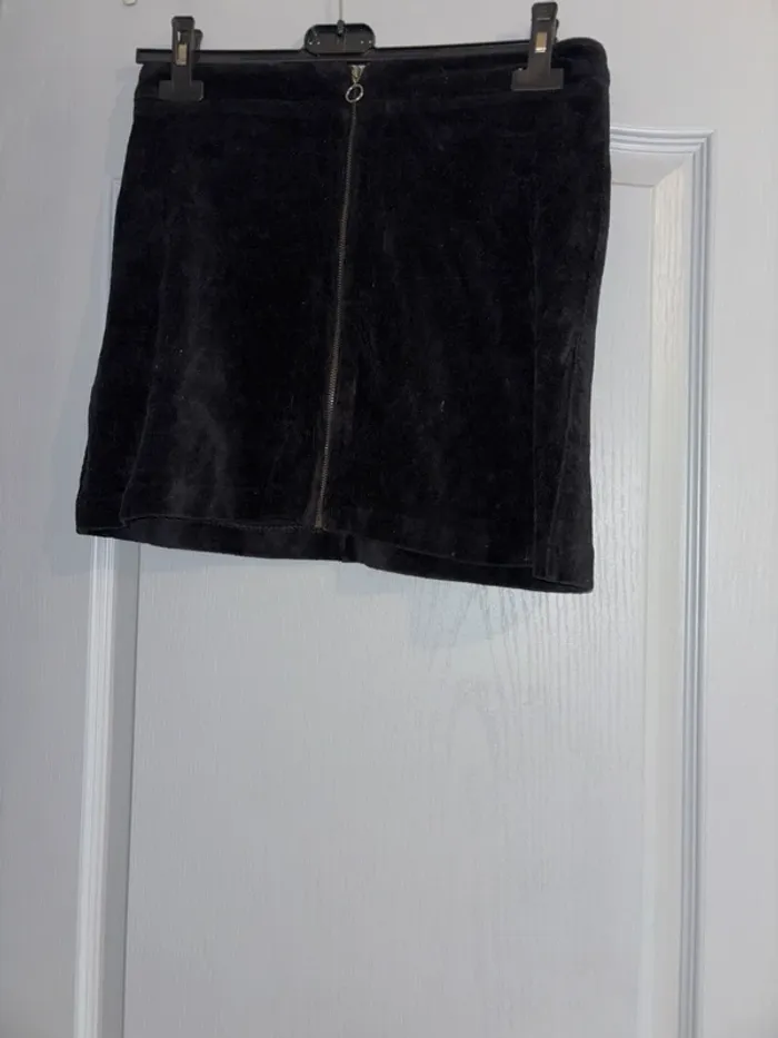 Jupe noire velours taille M mango