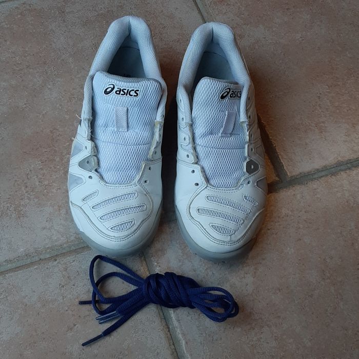 Chaussures de sport Asics Gel Game blanches T36