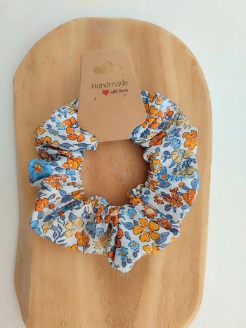 Chouchou / Scrunchie fleuri camel, orange et bleu ciel