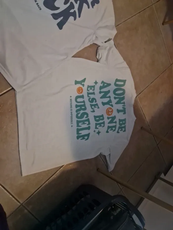 Lot de 2 tee shirts shein - photo numéro 4