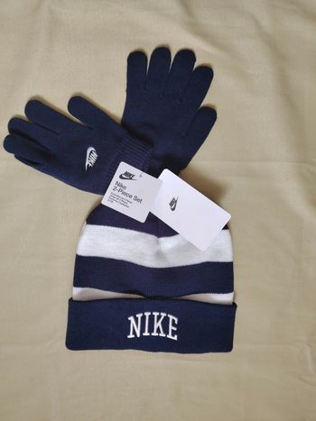 Ensemble Nike Neuf - Bonnet à rayures et Gants - Bleu Marine