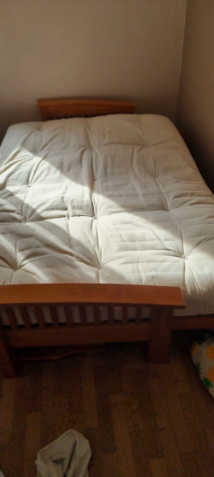 Canapé convertible 3 places en bois massif - photo numéro 2