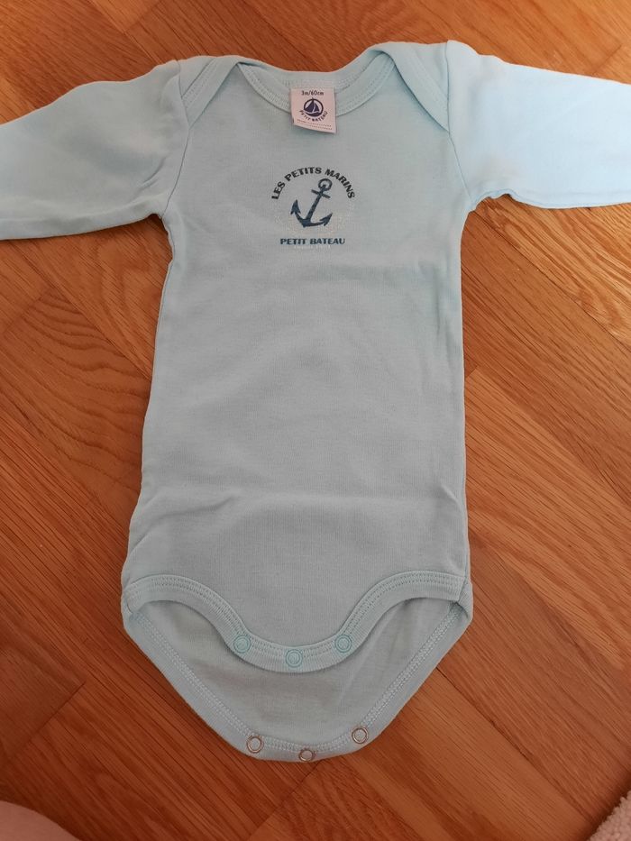 Lot de bodies petit bateau - photo numéro 2