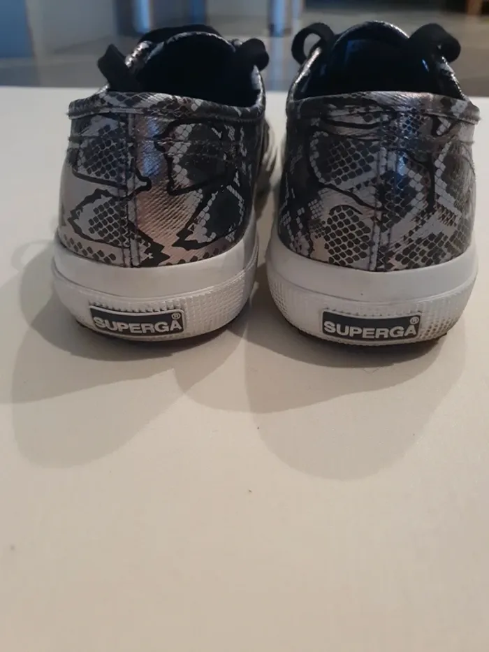 Basket noir et argenté Superga, taille 38 - photo numéro 4