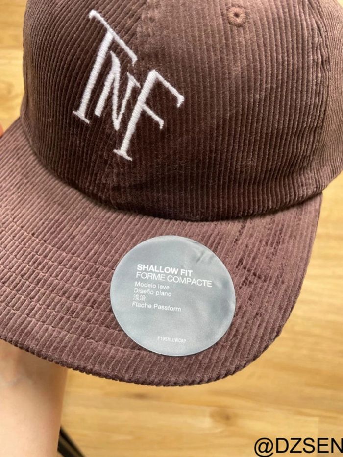 Casquette The North Face Velours Côtelé Marron Neuve - photo numéro 3