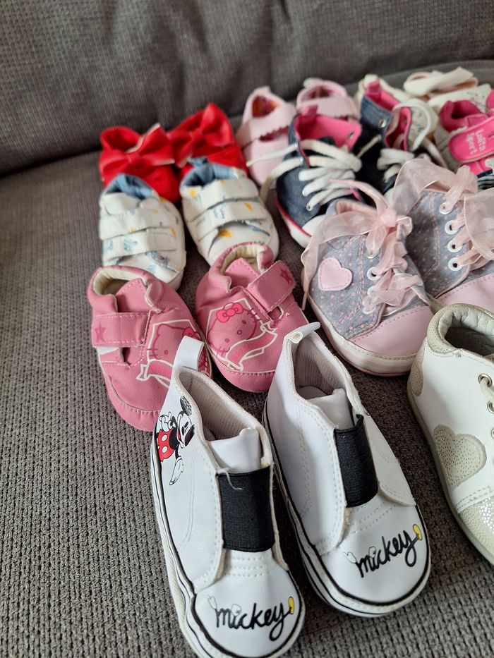 Lot de chaussures bébé taille 16/17 - photo numéro 2