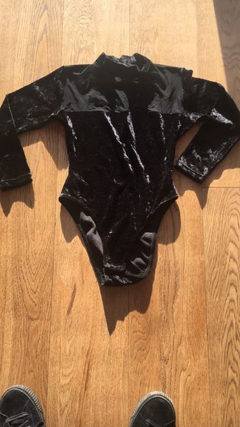 Body noir velours et voile