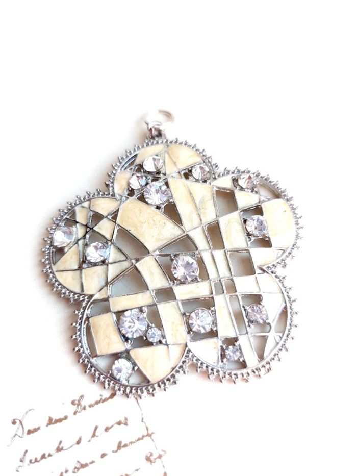 Magnifique pendentif fleurs vintage - photo numéro 3