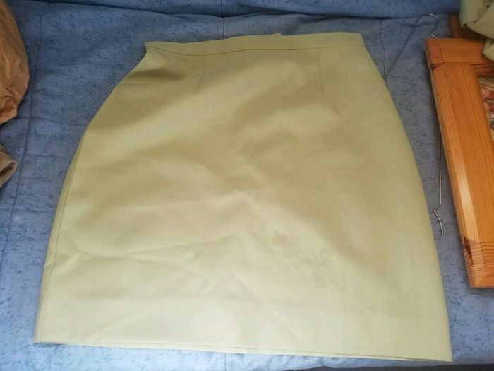 Costume tailleur veste et jupe T.40 - photo numéro 3