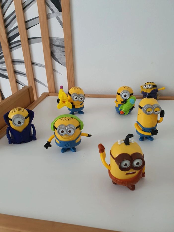 Lot de 11 figurines mignon
Très bon état - photo numéro 2