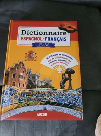 dictionnaire espagnol/français illustrée de chez auzou neuf (7e)
