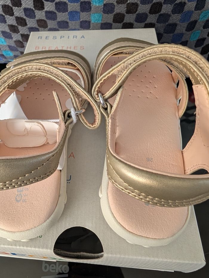 Sandales d'été fille. Taille 26. Neuf. Geox - photo numéro 10