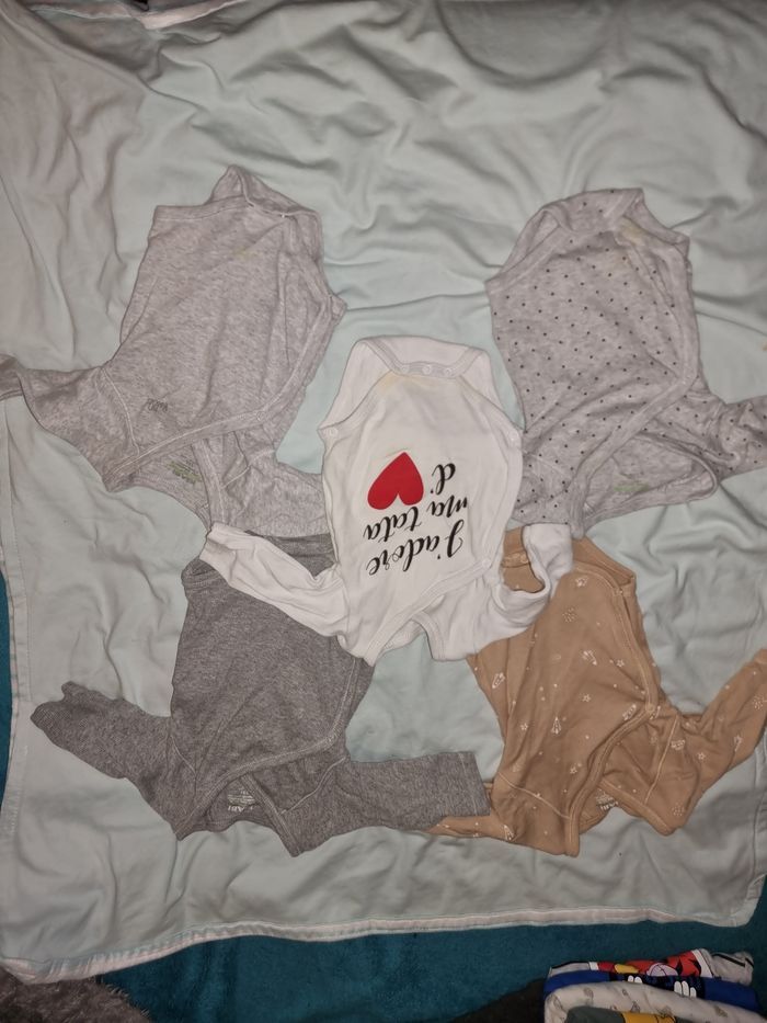 Lot de vêtements taille 1 mois garçon - photo numéro 10
