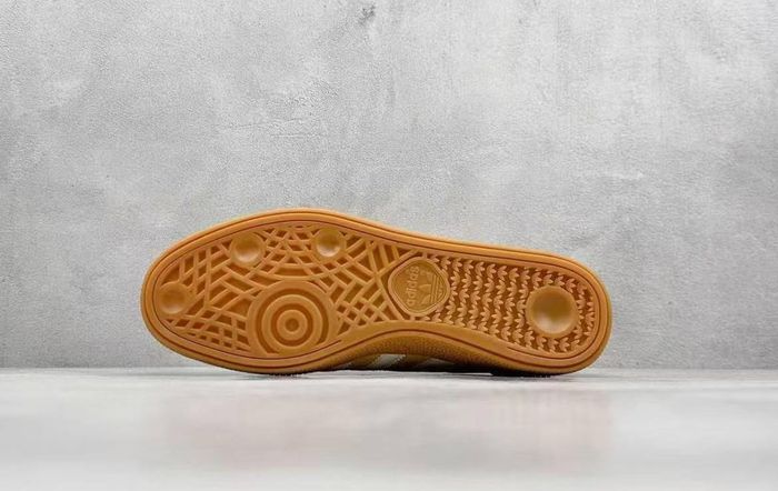 Baskets Adidas taille 37 - photo numéro 4