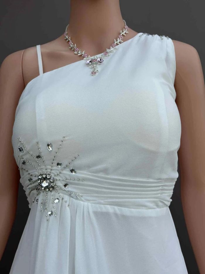Robe blanche asymétrique élégante – Taille S – très bon état - photo numéro 2