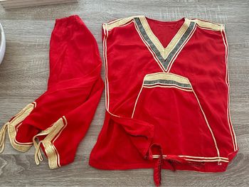 Ensemble traditionnel 6/8 ans