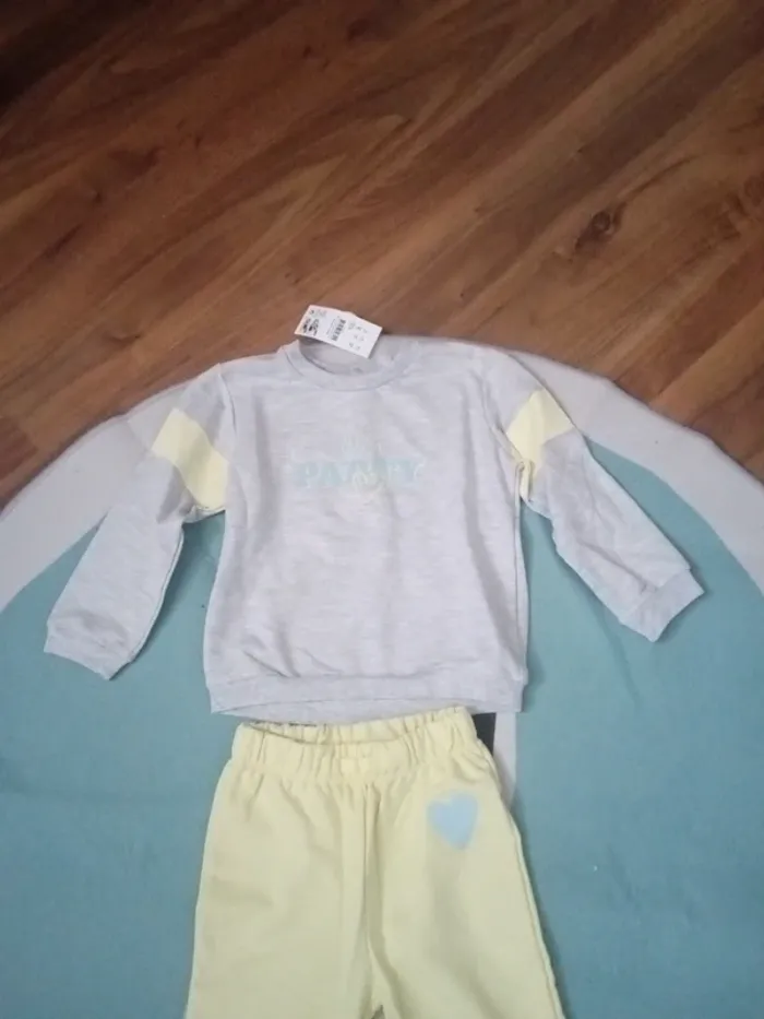 Jogging neuf 36 mois 98cm - photo numéro 2
