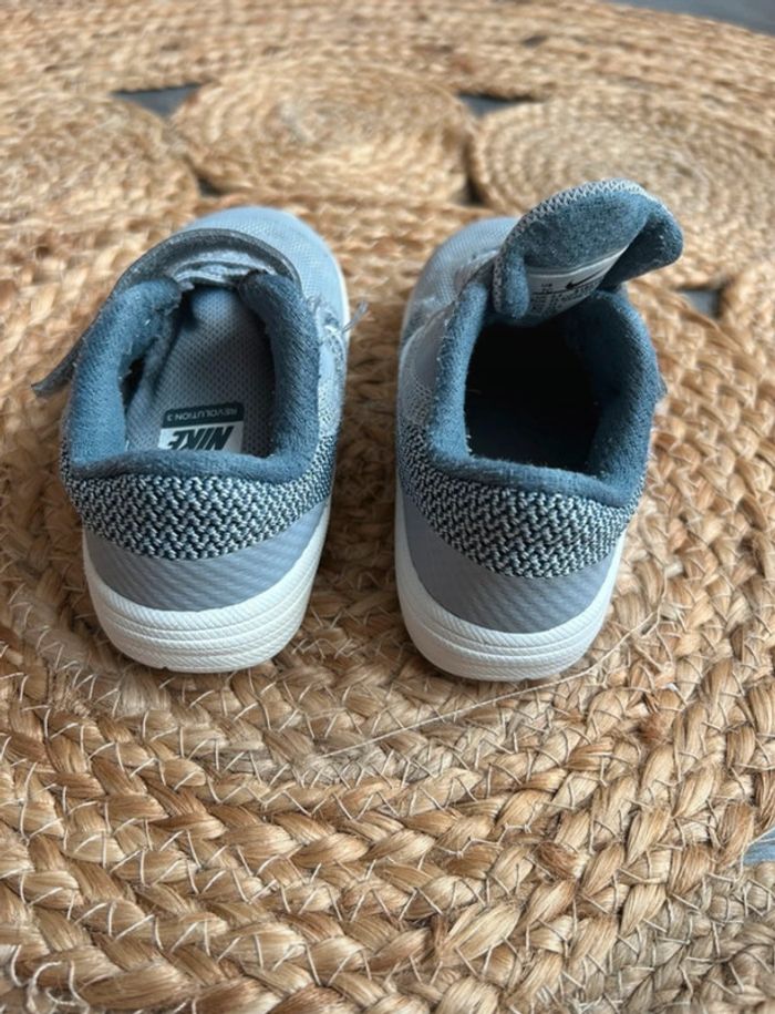 Baskets Nike pointure 23.5 - photo numéro 4